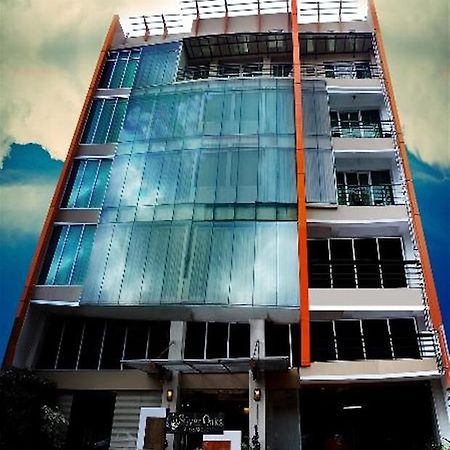 Silver Oaks Suites & Hotel Manila Exterior foto
