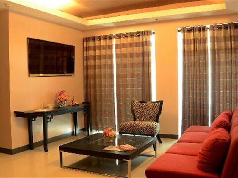 Silver Oaks Suites & Hotel Manila Exterior foto