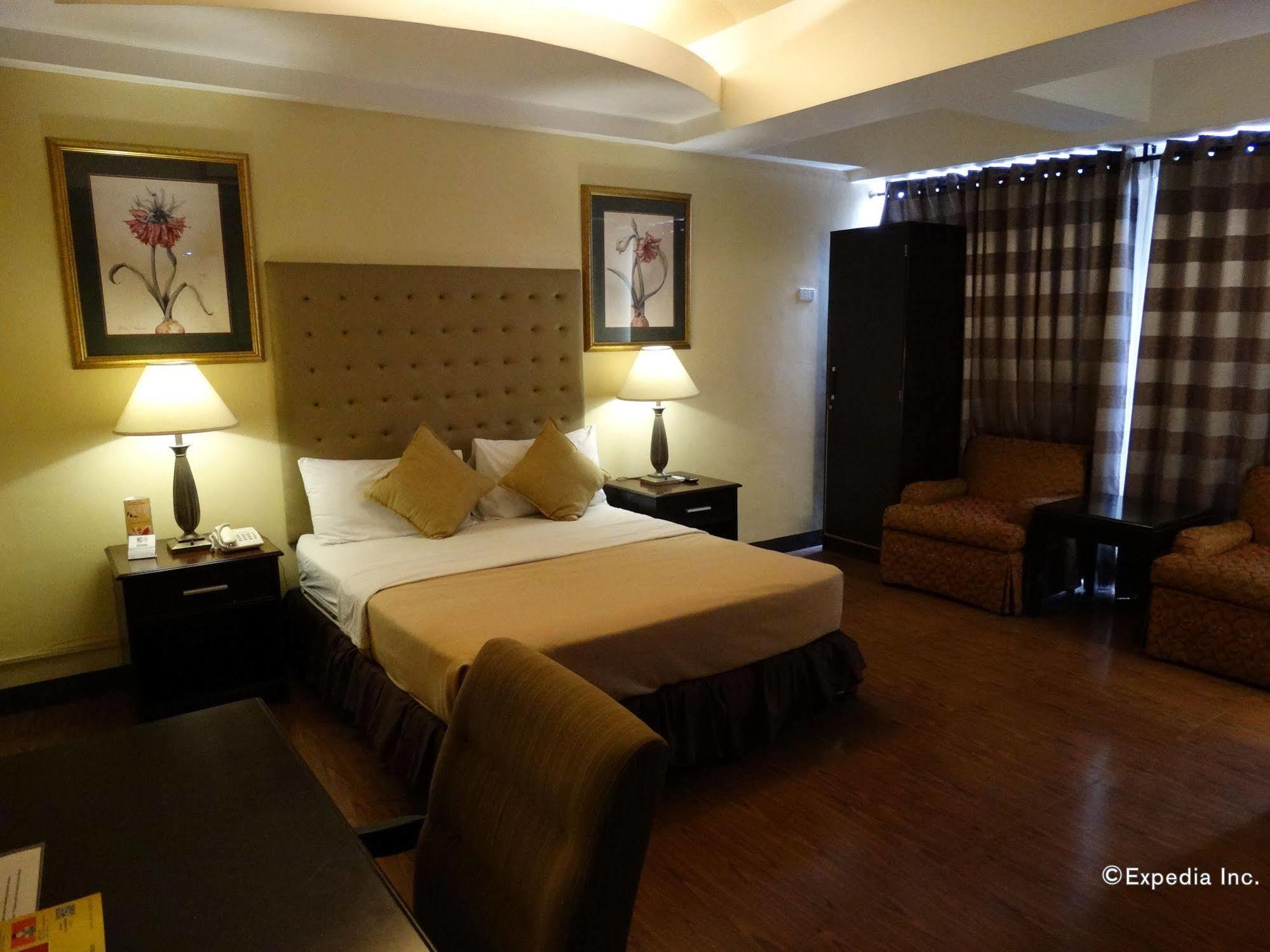 Silver Oaks Suites & Hotel Manila Exterior foto