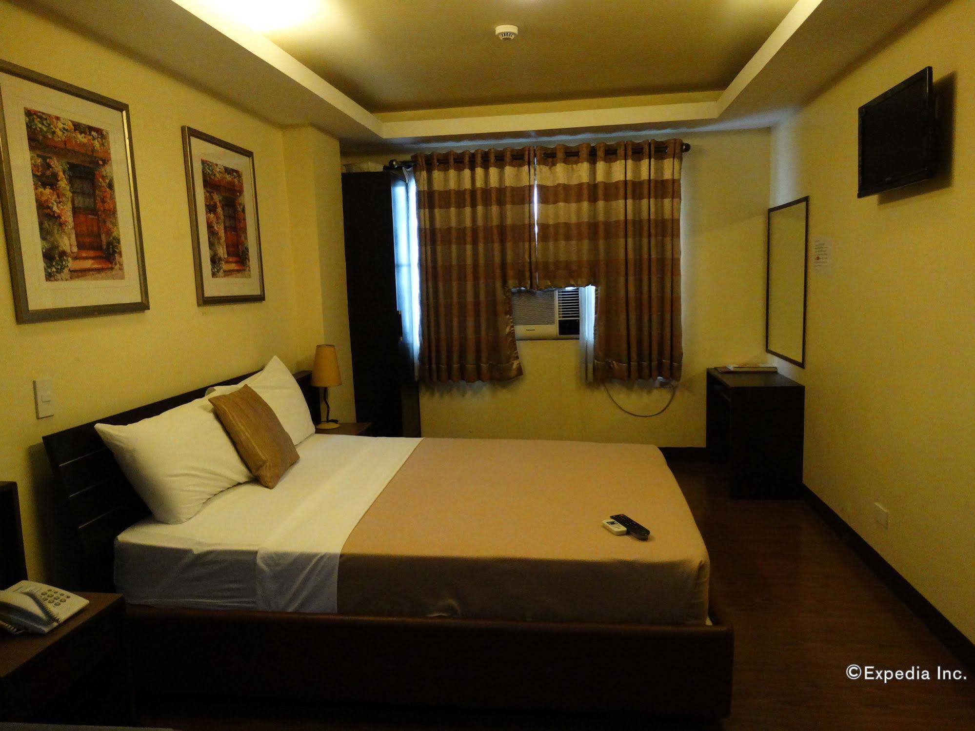 Silver Oaks Suites & Hotel Manila Exterior foto