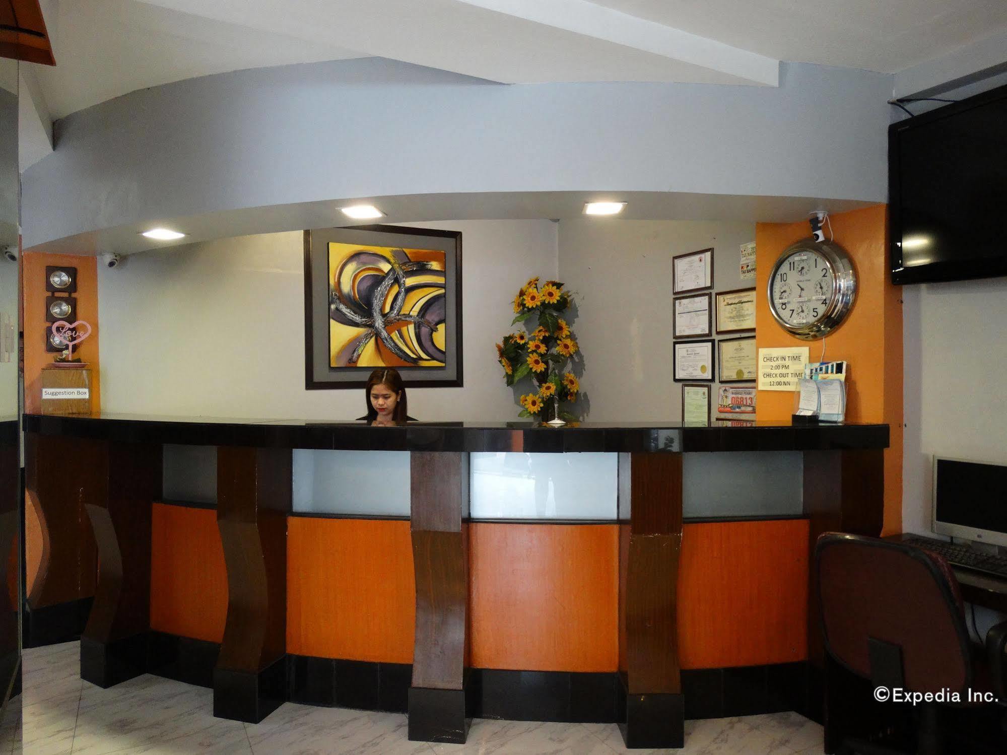 Silver Oaks Suites & Hotel Manila Exterior foto