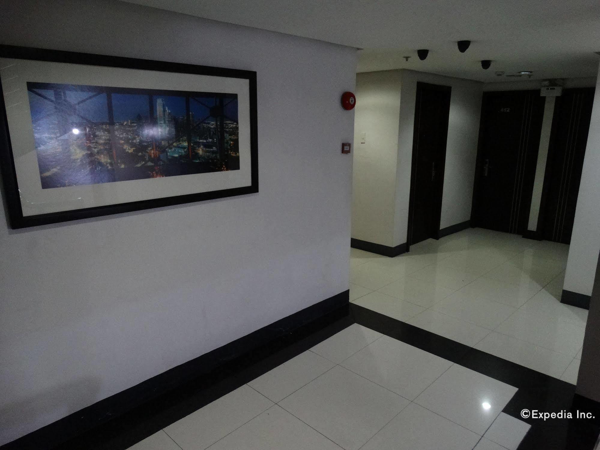 Silver Oaks Suites & Hotel Manila Exterior foto